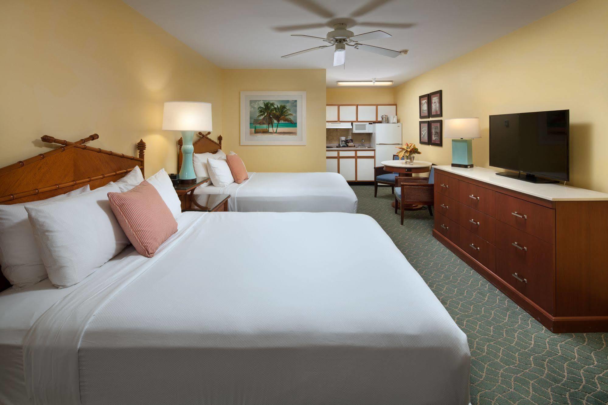Sunshine Suites Resort West Bay Exterior foto